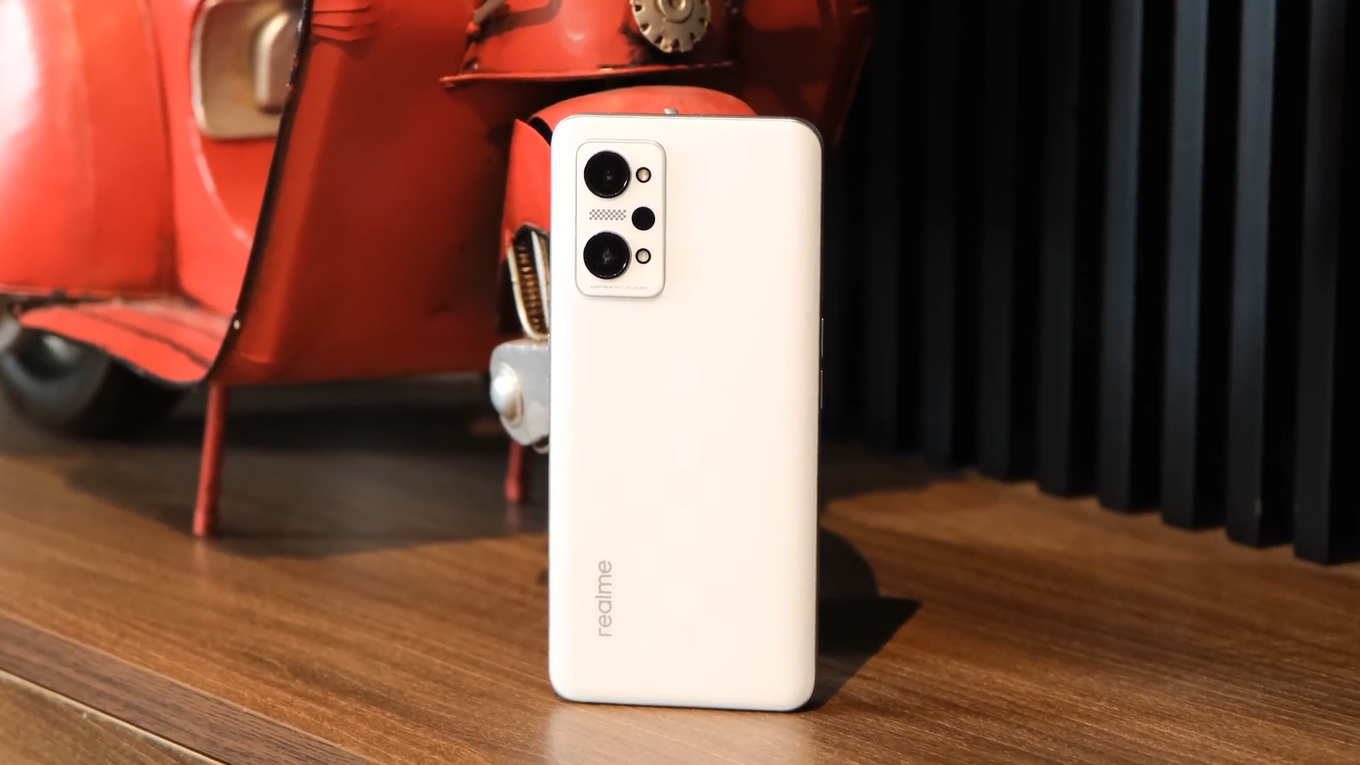 5000mAh+80W快充+120Hz，现已跌至1699元！E4屏旗舰售价更亲民了