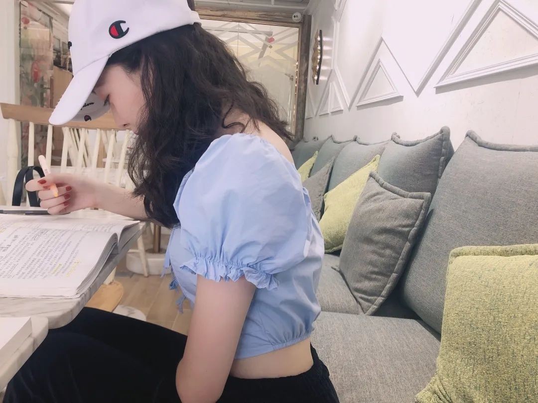 保研985！四川“高颜值”女学霸火了：3年稳坐年级第一，拿全国一等奖！