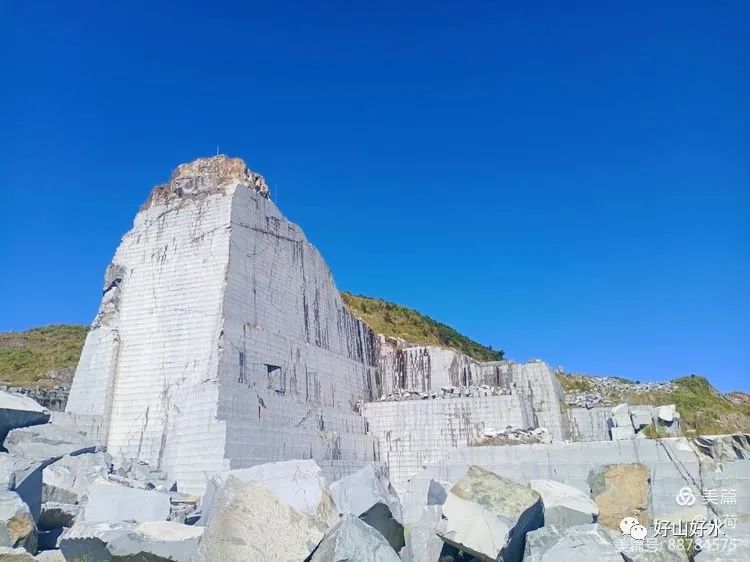 登高望远曷山行