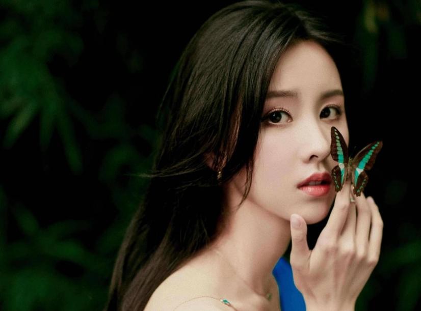 “面如观音”陈都灵：当年美过奶茶妹妹，演技尴尬却频频合作顶流
