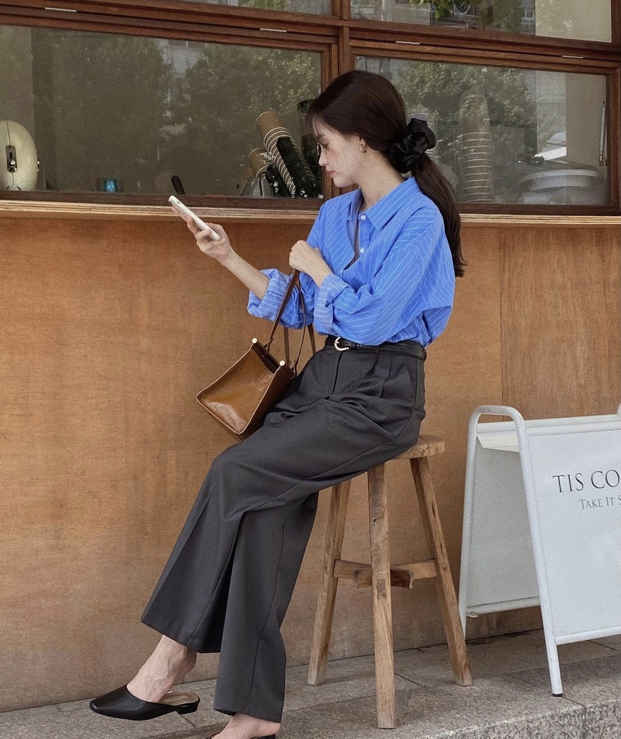 梨形身材的女人从不穿紧身裤,这3款才显腿好看,百搭实用还洋气