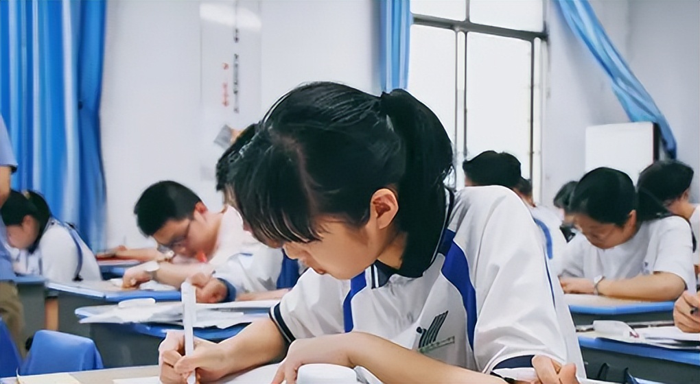 高考需不需要穿校服（为啥高考当天不建议穿校服）