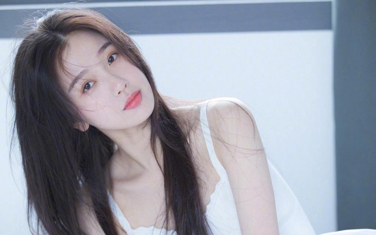 “豪门娇女”虞书欣，曾被骂作精，靠实力平息争议，终于逆风翻盘