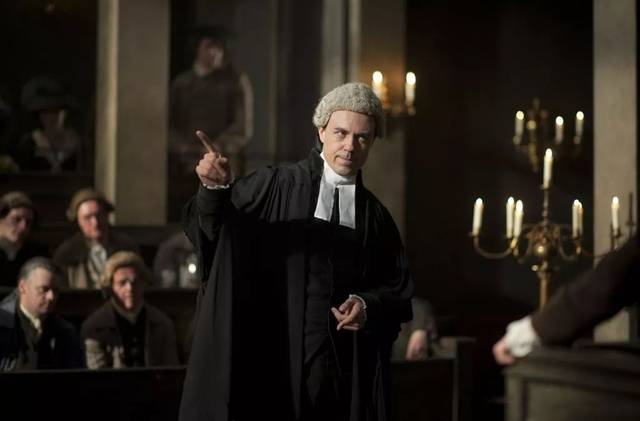 香港已回归24年，这顶来自英国的假发戴着还有何意义？何不脱掉它