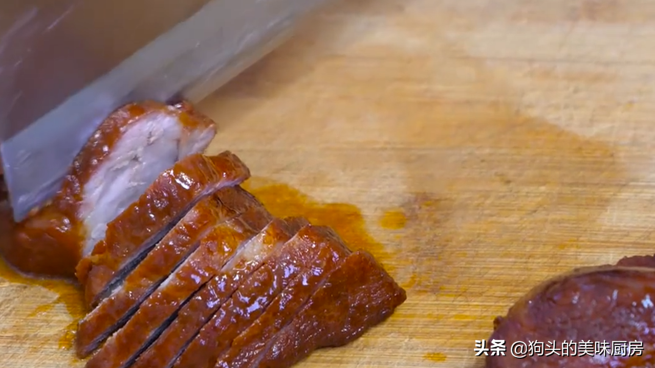 猪肉这样做太香了，整块放电饭锅里，出锅满屋飘香，切片后直接吃