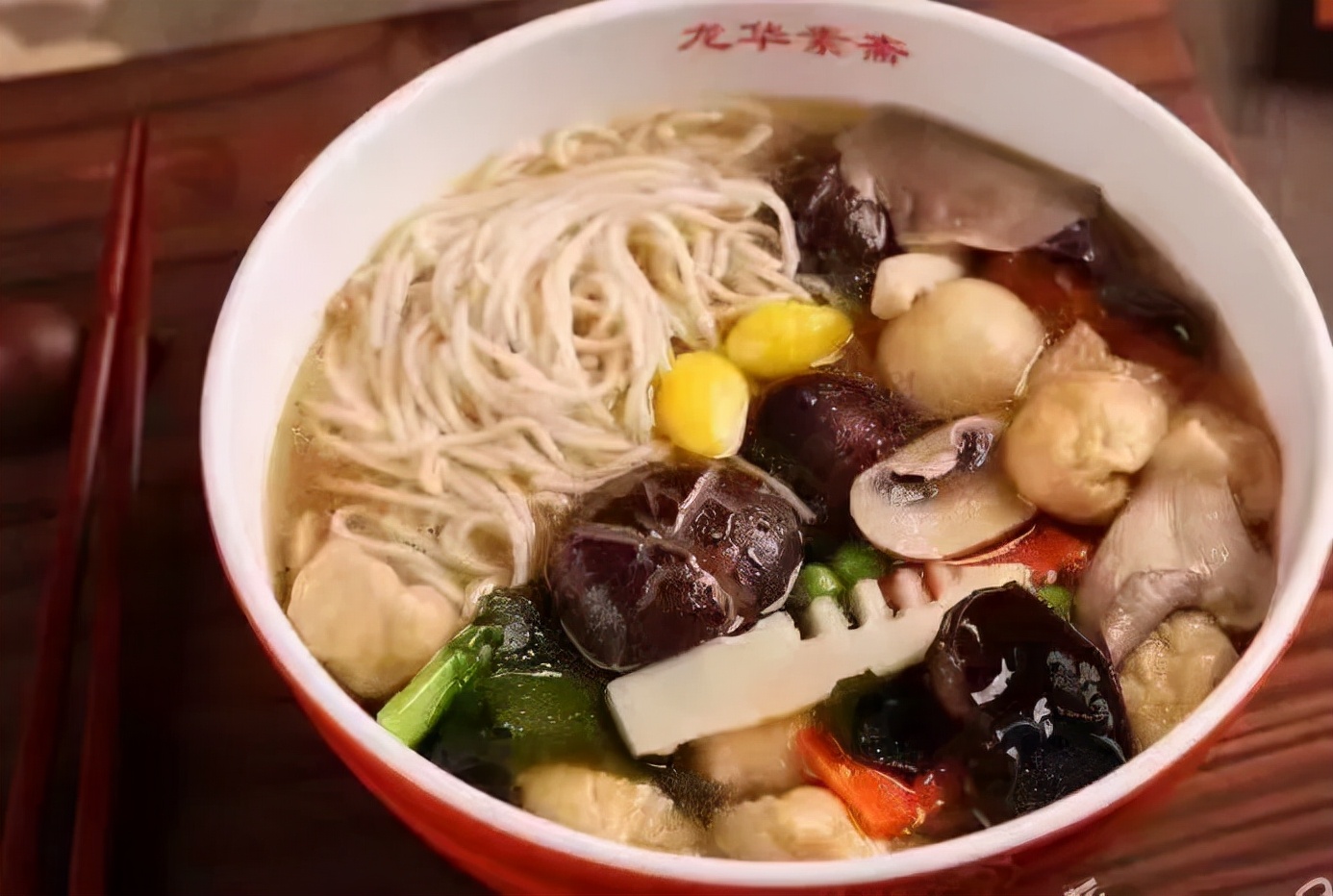 为打疫苗第三针，上海各个街道又开始拼了