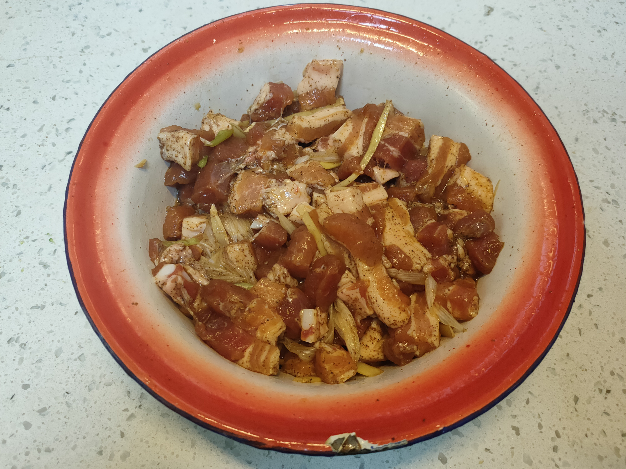 炸酥肉用淀粉还是面粉？记住“211”的比例，酥脆好吃不回软