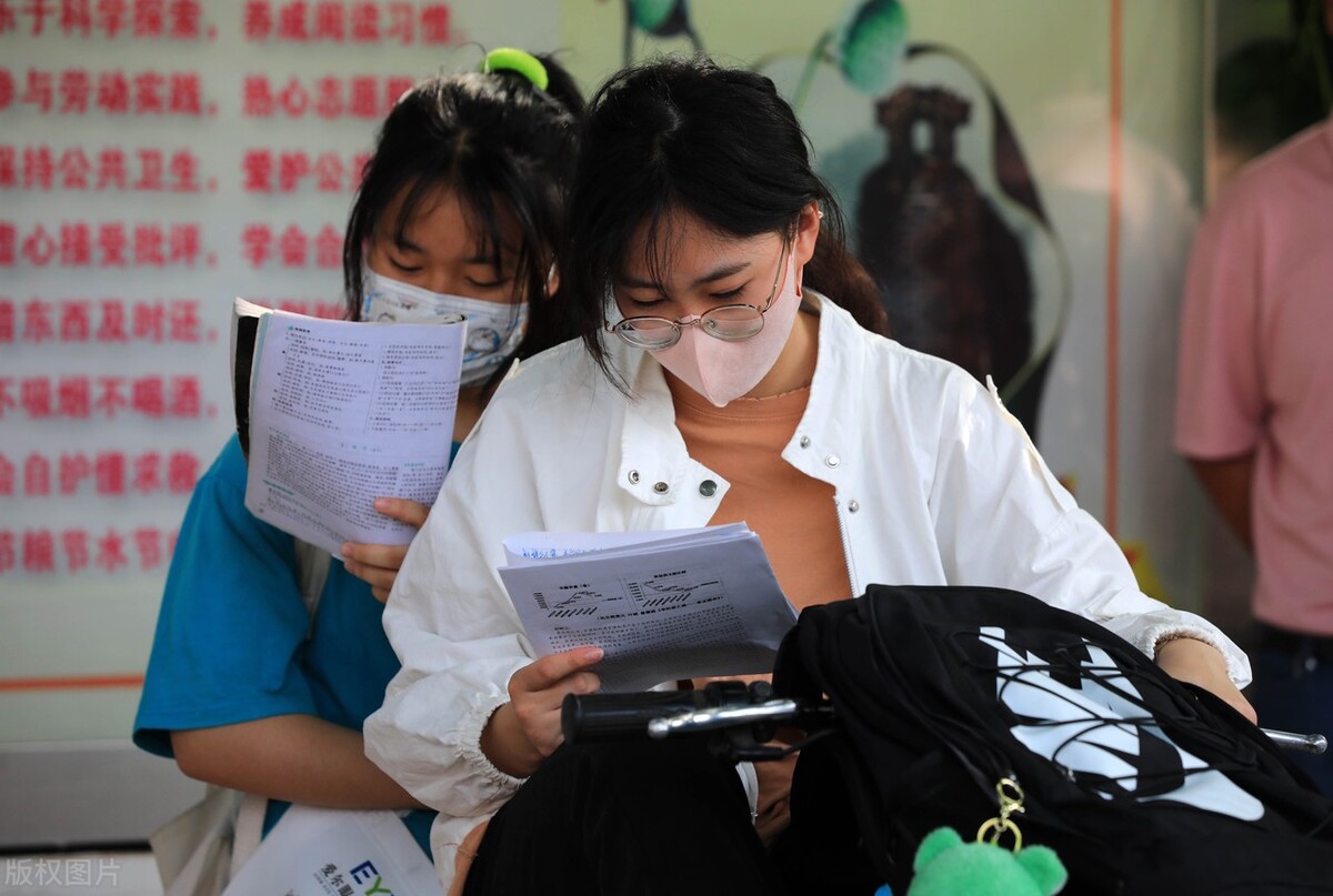 高考前，6名考生因为被困在酒店电梯，而错过高考，结果如何？