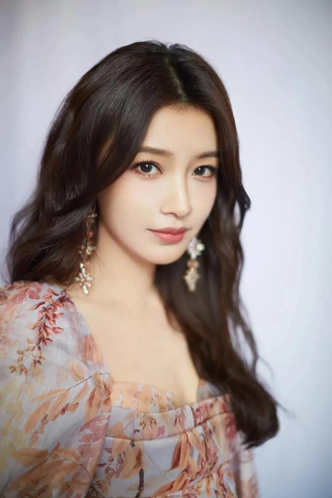 孙怡：清雅灵秀，甜美大方，温婉迷人