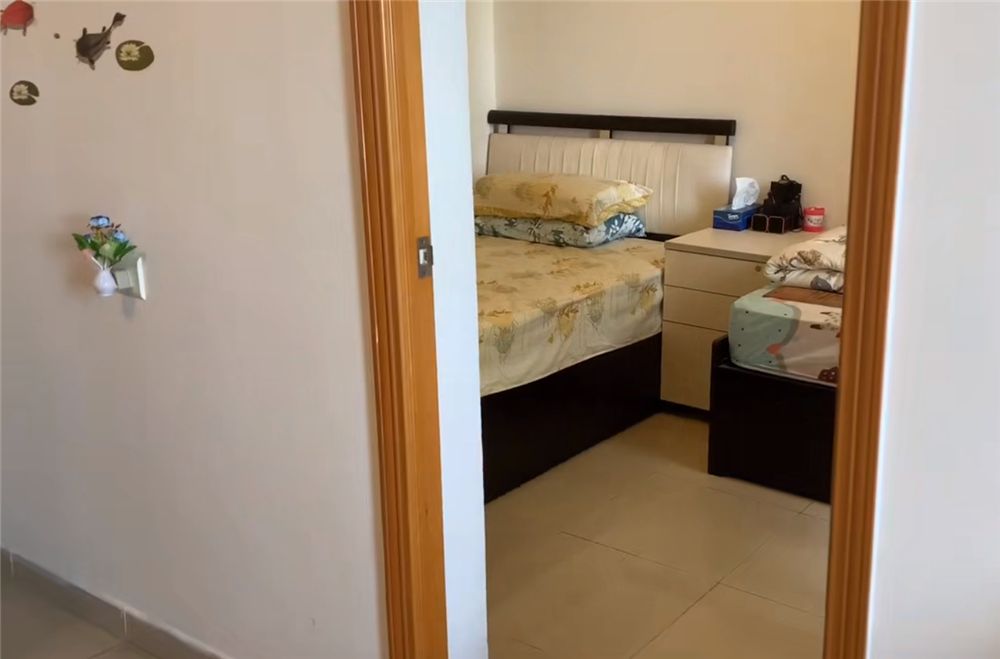 夫妻俩香港“郊区”39㎡小家：房子老旧却收拾得很整洁，乱中有序