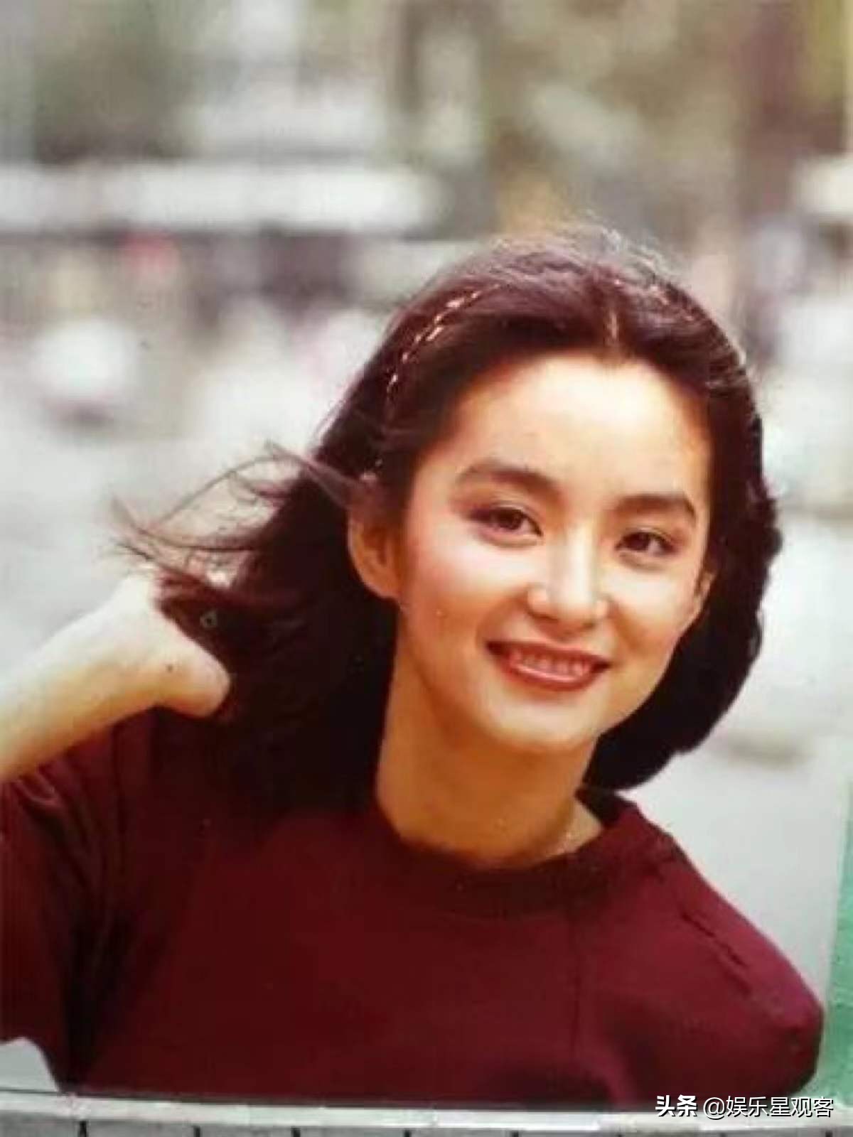 香港艳星的今昔对比：有人风韵犹存，有人身材严重走样，谁是赢家