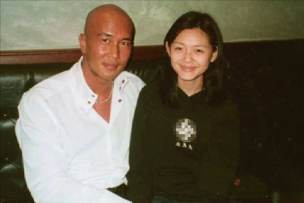 刘嘉玲被劫，谢霆锋入狱，张柏芝险丧命，20年前娱乐圈有多黑暗？