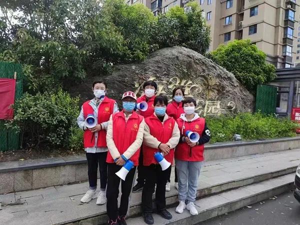 居委干部、社会工作者和社区工作者究竟有什么区别？