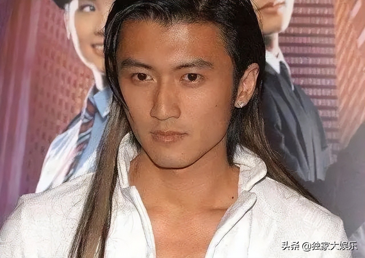 留长发却不娘的5位男明星，个个五官硬朗，野性又帅气