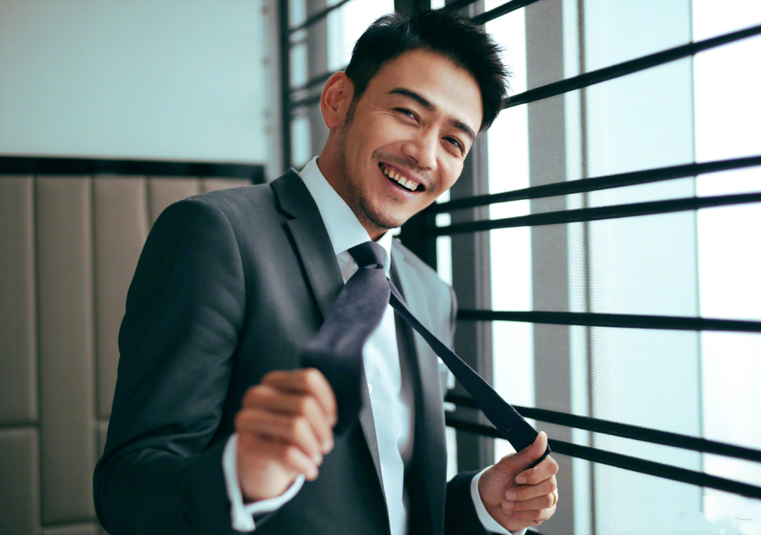 红得快，沉得也快，这9位“风光不再”的男星，如今有人露了原形