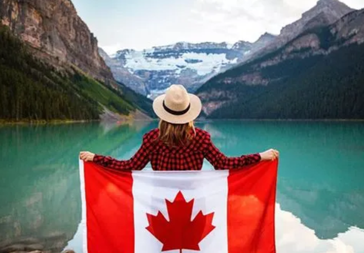 清华天之骄子移民北美，靠刷油漆悲惨过活，44岁跳桥惨烈自尽始末