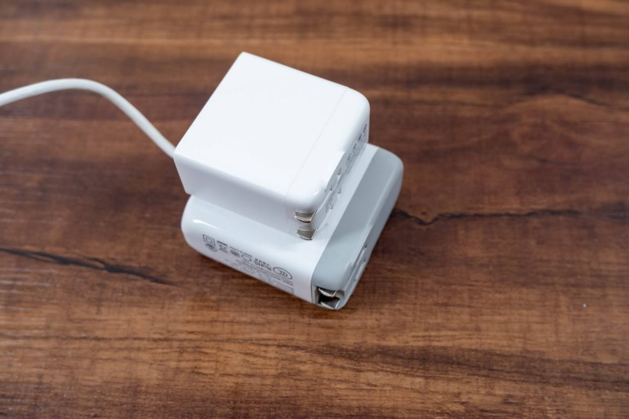 小巧便携高功率，充电更快更省时，aigo充电器C口65W体验