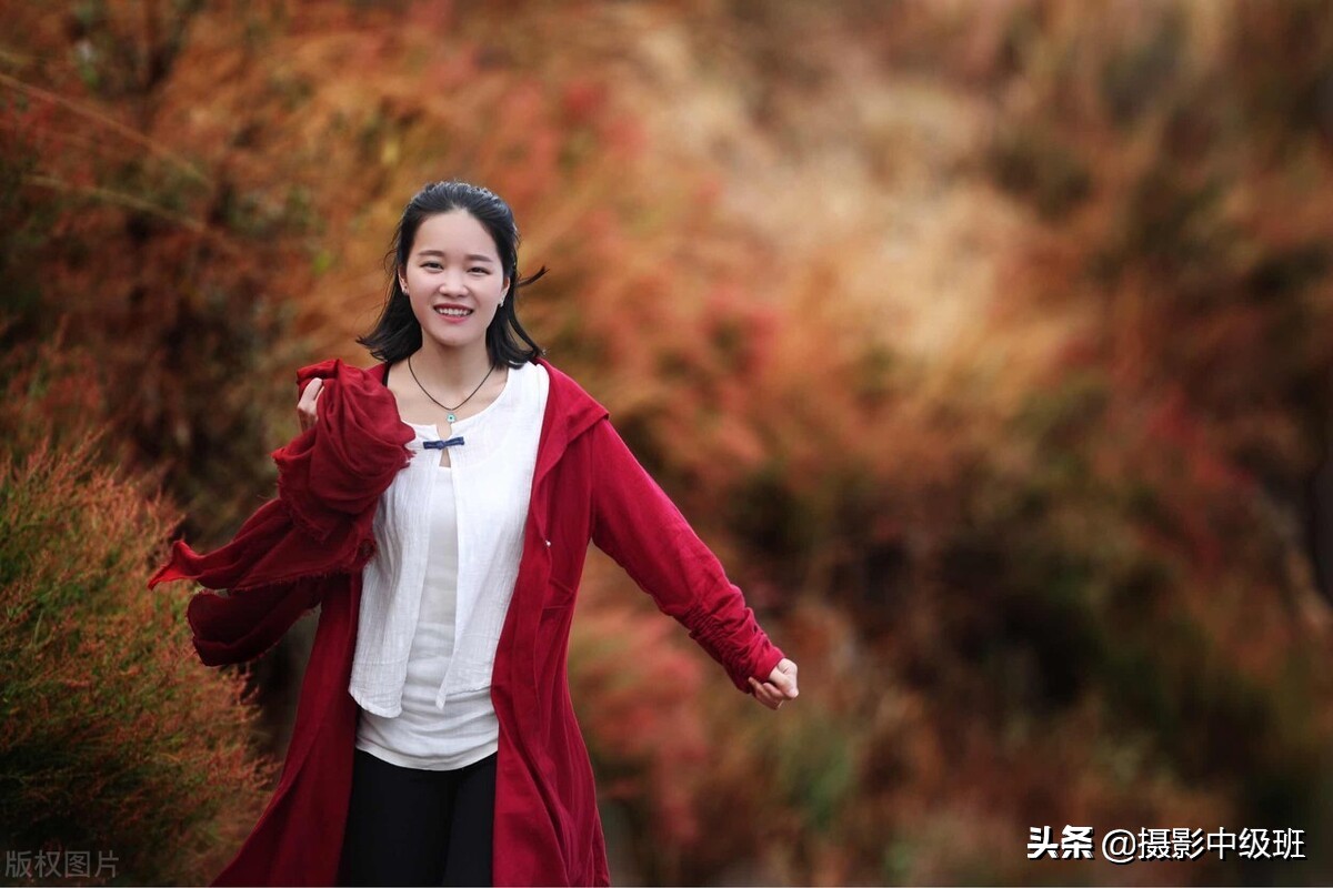 這2個(gè)錯(cuò)誤的拍照姿勢(shì)，攝影師不好構(gòu)圖，女性拍照姿勢(shì)禁忌