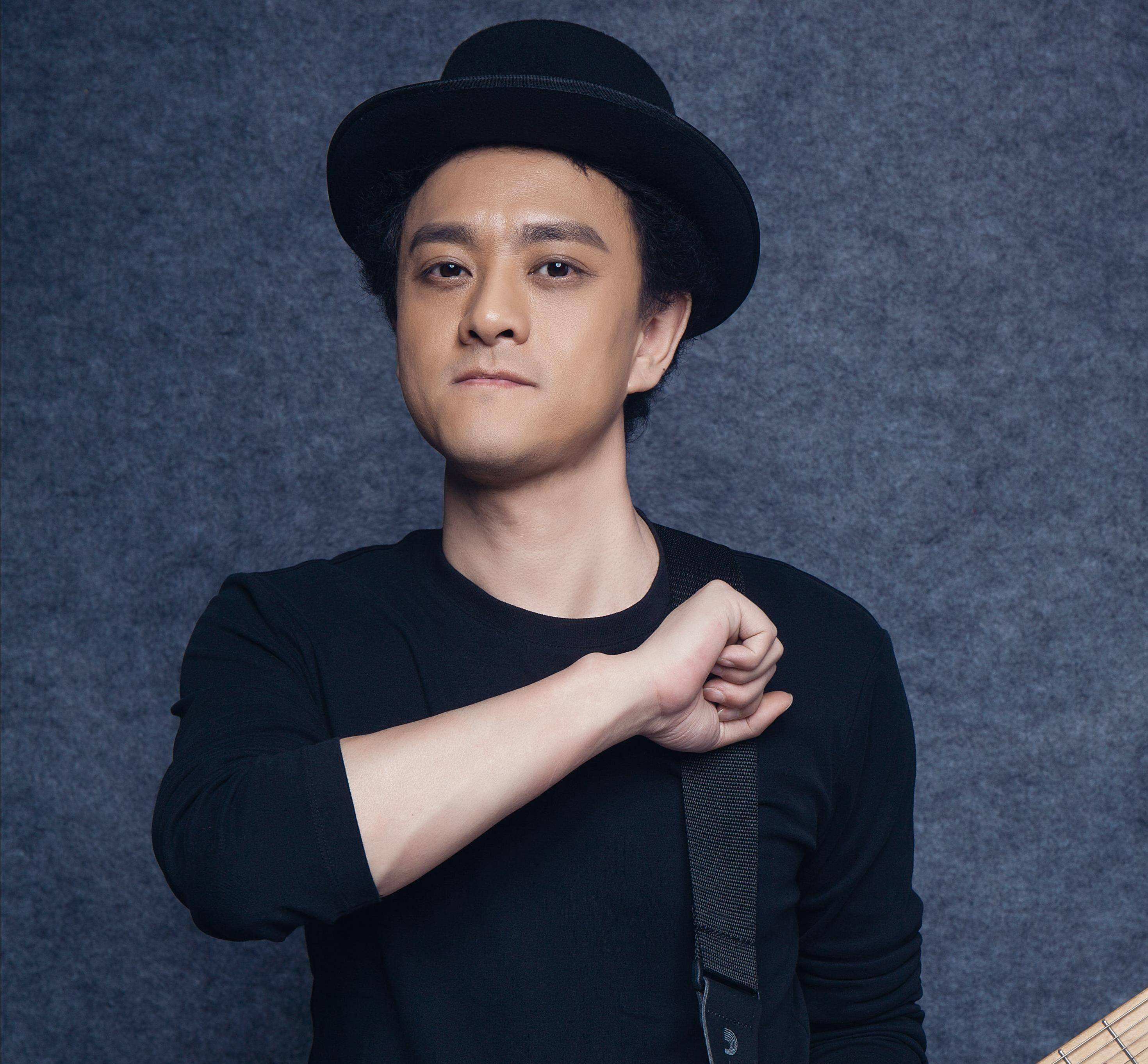 陈芊芊个人资料(盘点2004) - 散下步