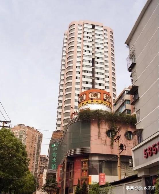 貴陽茅臺大廈，因各種傳聞無人敢在這里居住，空置將近30年