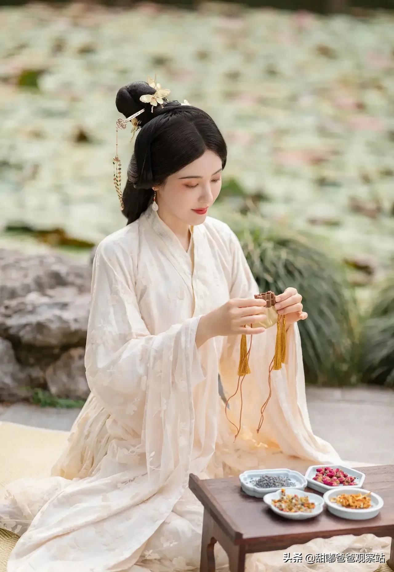 “中戏第一美女”曾黎又换风格，让人眼前一亮