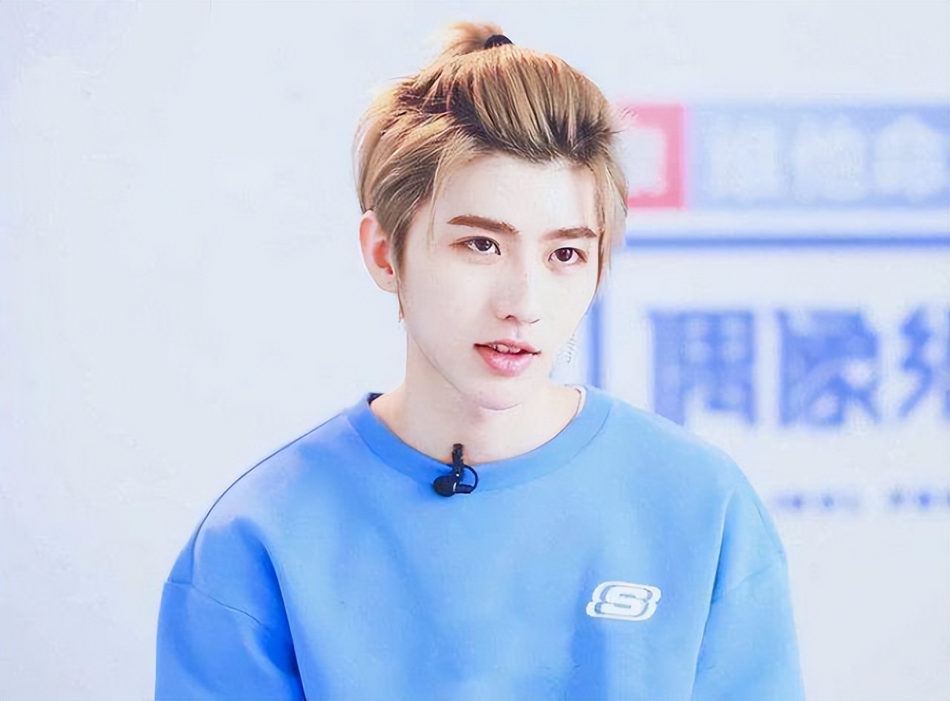 同样是扎小辫,把任嘉伦王一博肖战蔡徐坤等放一起,差别就出来了