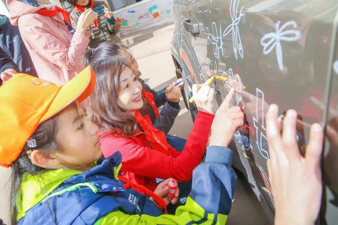 在捷豹路虎的爱心字典里，“胜为典范”有何深意？