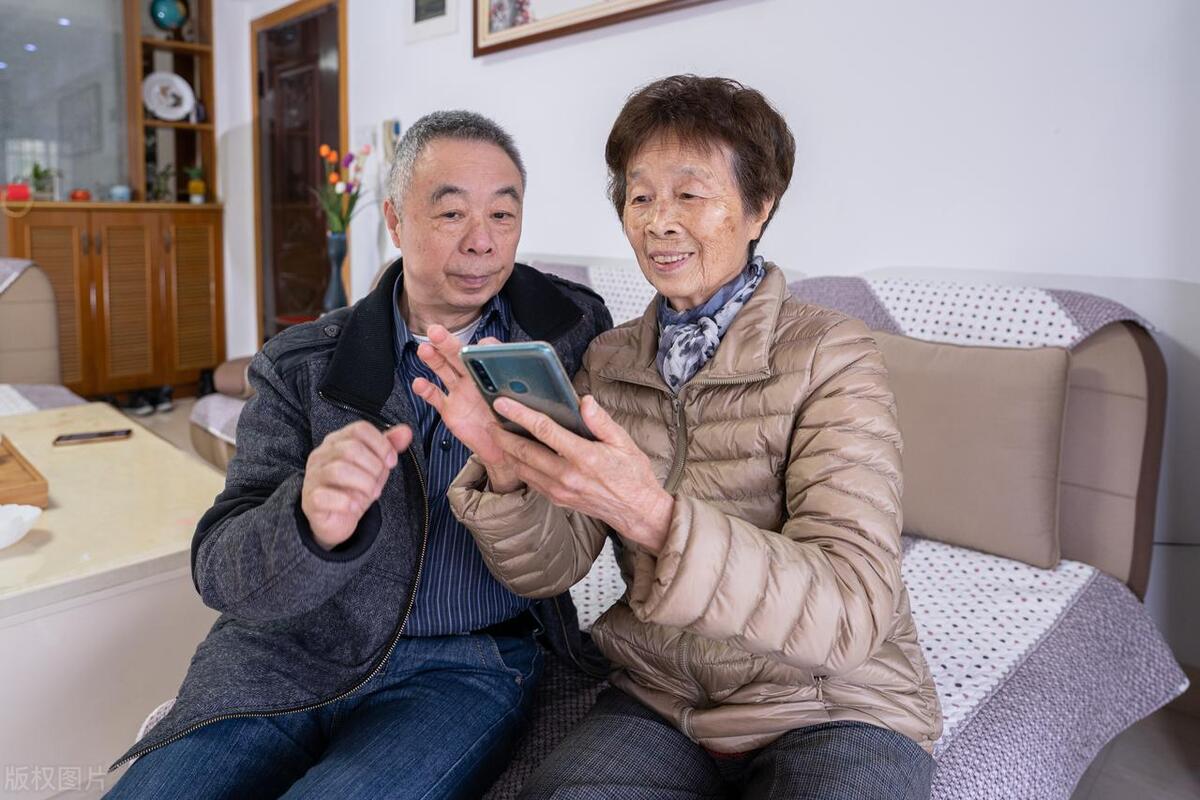 2023年养老金上涨3.8%，江苏71岁退休人员可以补发多少养老金？