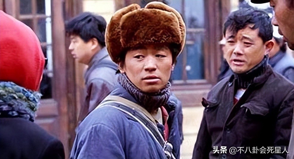 8位红极一时的草根明星现状，摆摊卖菜，住桥洞，红了11年