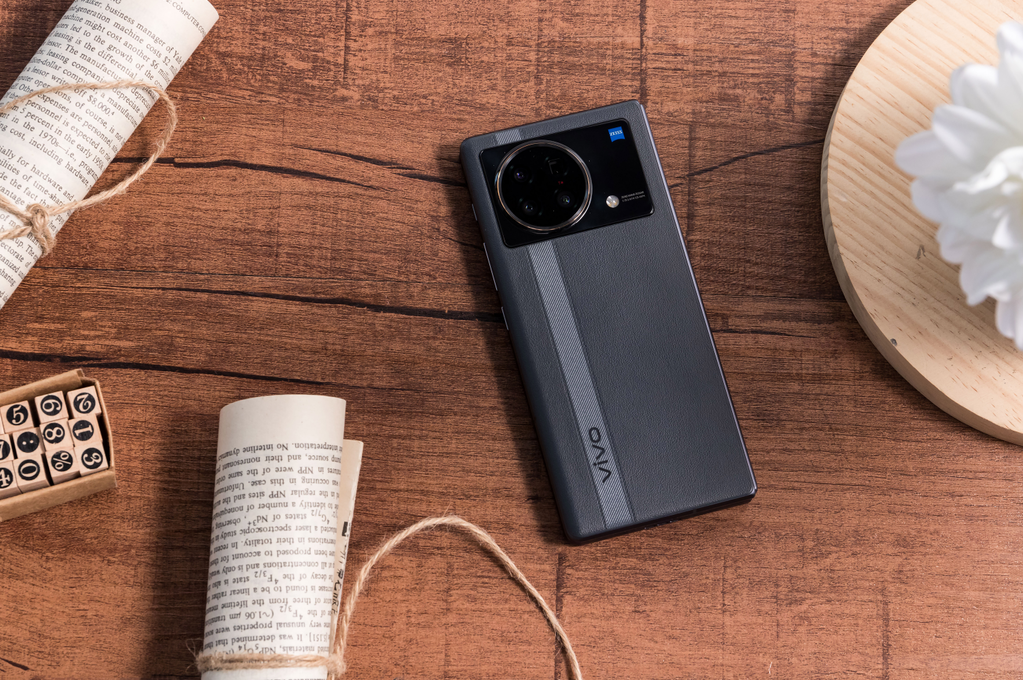 2022买手机的可以考虑这三款，轻轻松松用五年