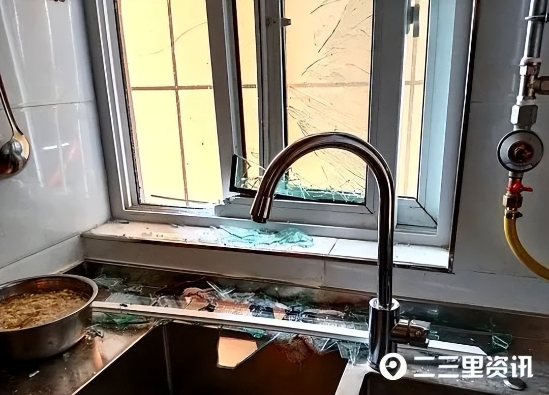 驚嚇！燃氣灶連續打火導致燃氣閃爆！為什么打火不能反復嘗試？