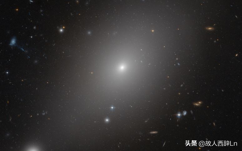 已知宇宙中最大的12个星系盘点