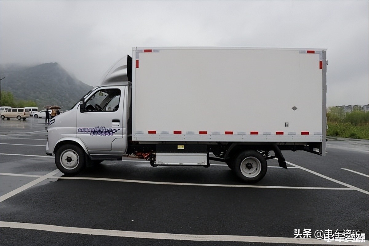 用小卡的钱跑轻卡的活 这几款纯电微卡最大可以拉1.4吨