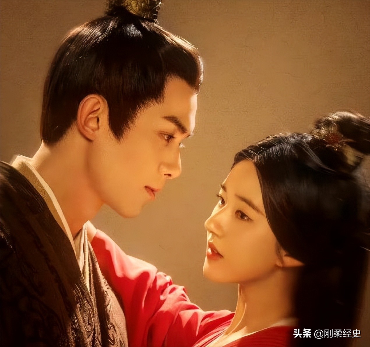 星汉灿烂：疑似“还珠”翻版，“小燕子”附体，满是套路