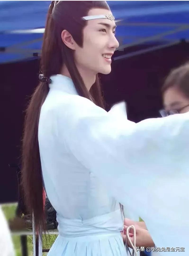真的白瓷娃娃，中国风的王一博