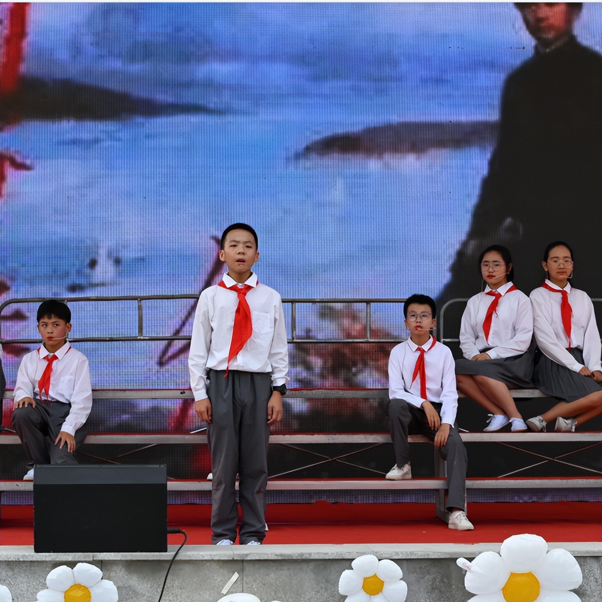 棠湖小学（南区）隆重举行庆祝“六一儿童节”文艺汇演暨颁奖典礼