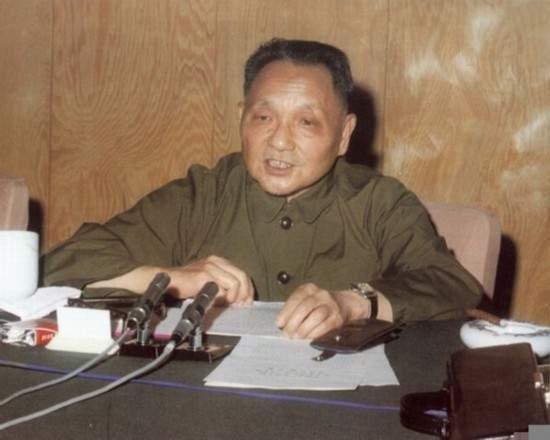 1984年，媒体称“前国防部长说香港不驻军”，邓小平：他没资格说