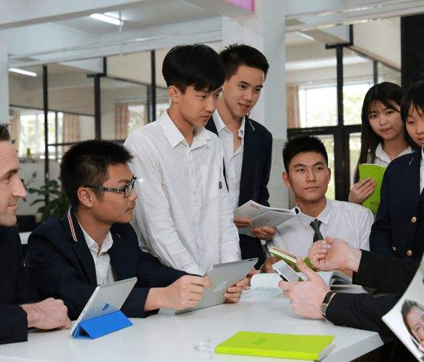 双减之后的第一个期末，公办和民办学生区别明显，你选对了吗