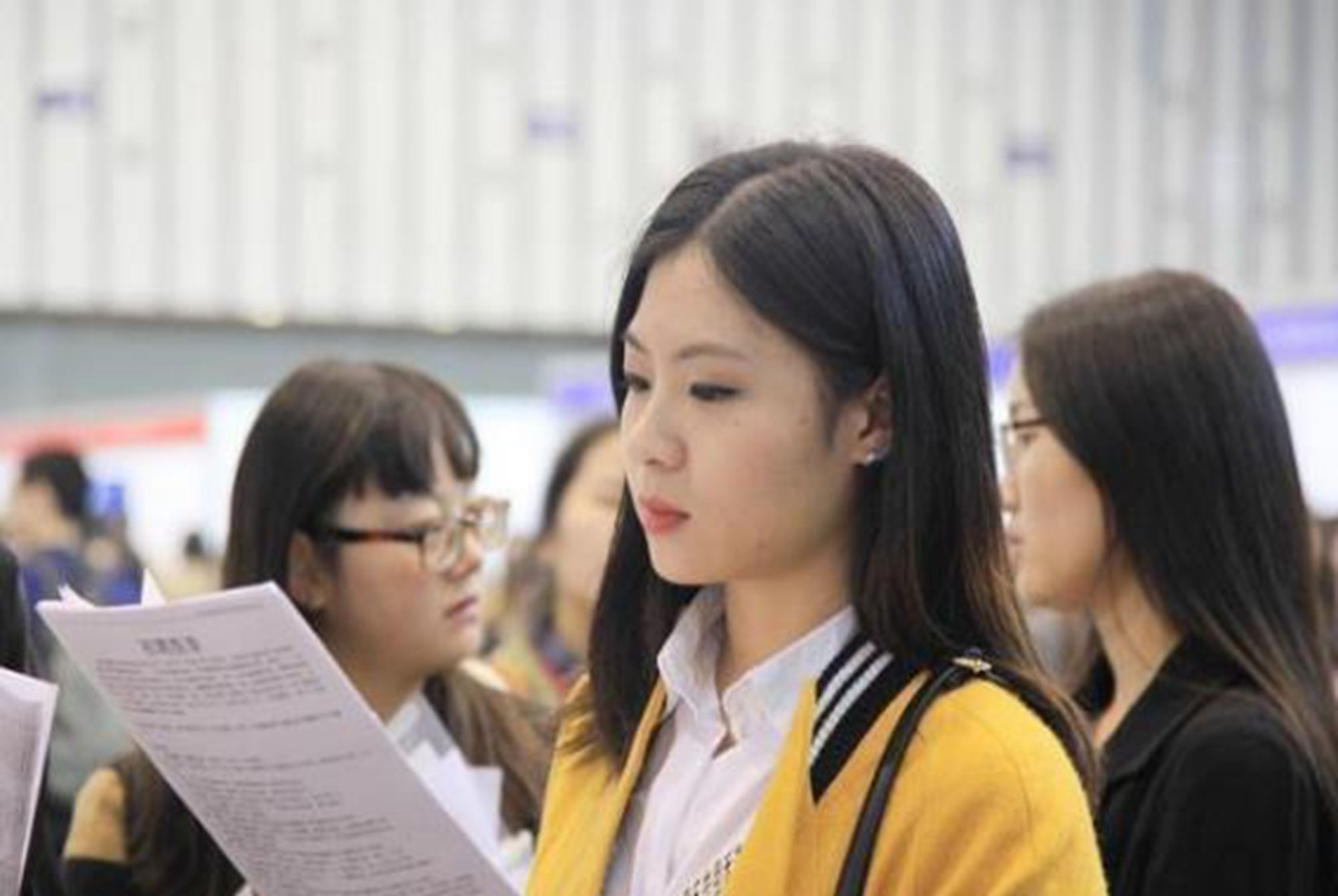 没钱、没背景、没人脉：农村出身的“三无”大学生如何翻身？