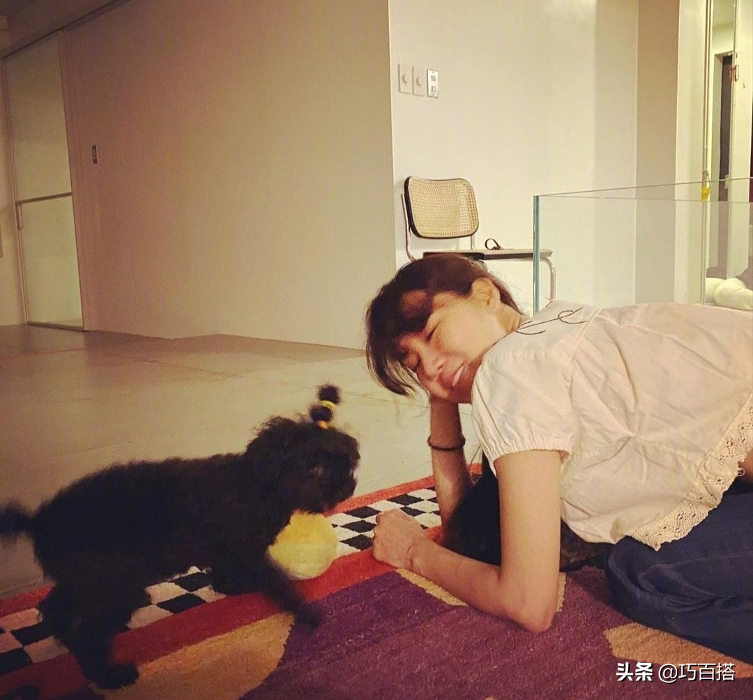 孔孝真这波操作属实赢“麻”了！私服穿搭慵懒随性，一点不显老