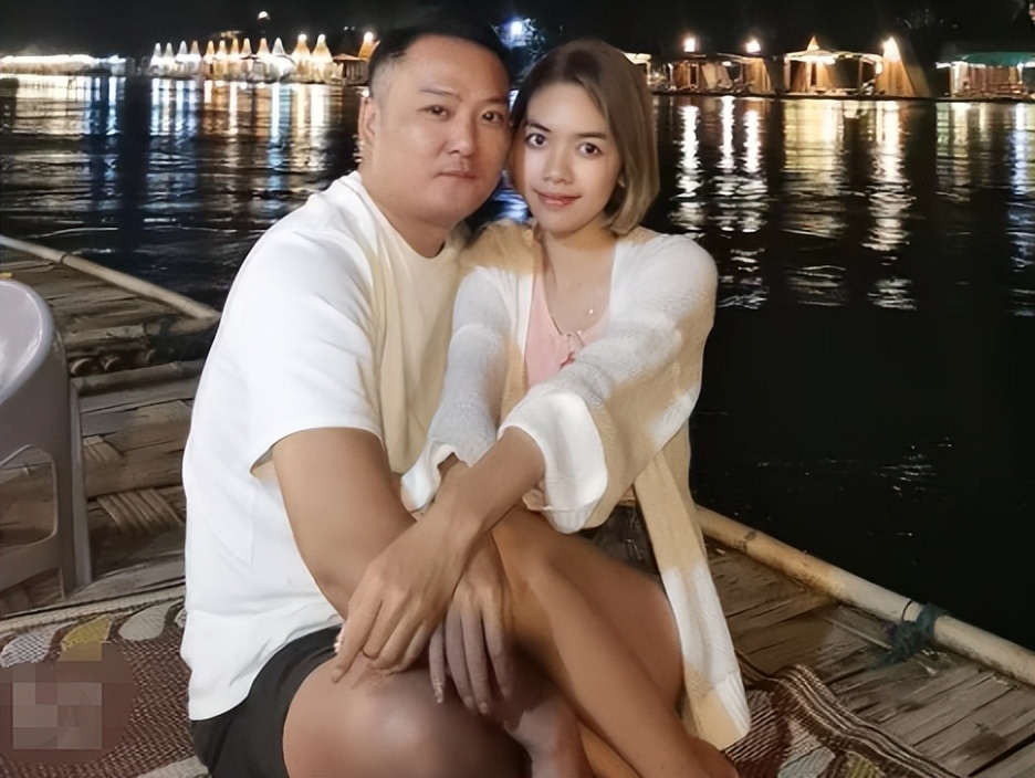 离异大叔在老挝花2万娶到小15岁美女，没代沟没文化差异，爽翻了