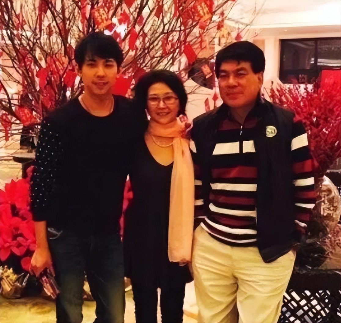 朱时茂：与妻子结婚42年零绯闻，为何年过半百绯闻却不断？