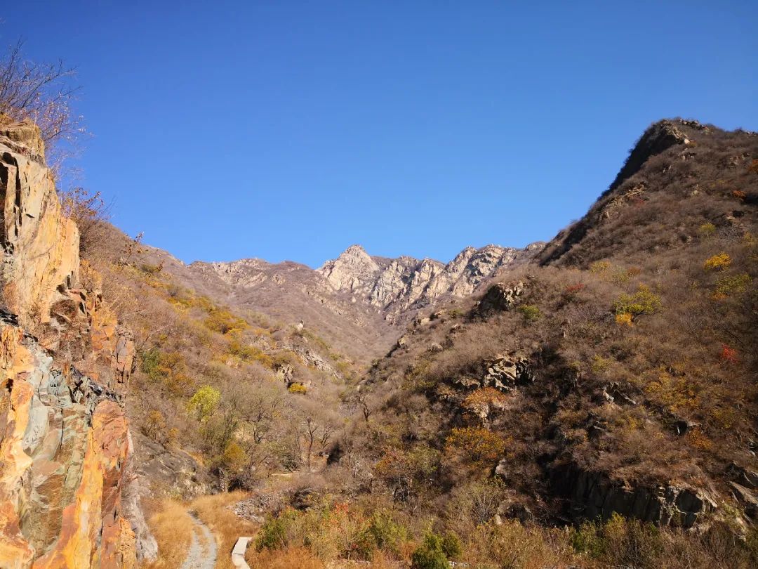 北京古代遗址 房山猫耳山顶之金陵行宫崇圣宫遗址