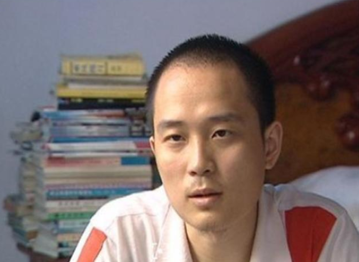 张非：四川考霸，4次参加高考，1次中状元，为何2次被学校劝退？
