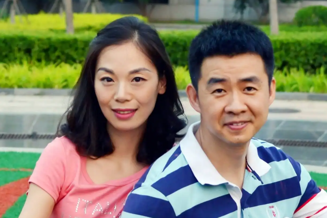 神十四航天乘组确定，刘洋化身“摘星妈妈”，指令长妻子美照曝出