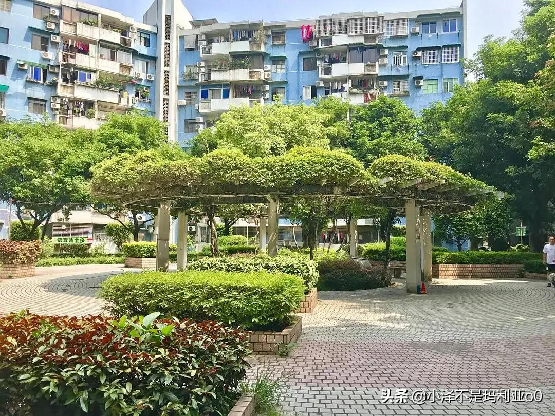 家装经验谈，70平米老破小改造记——篇一：老房拆旧和水电改造