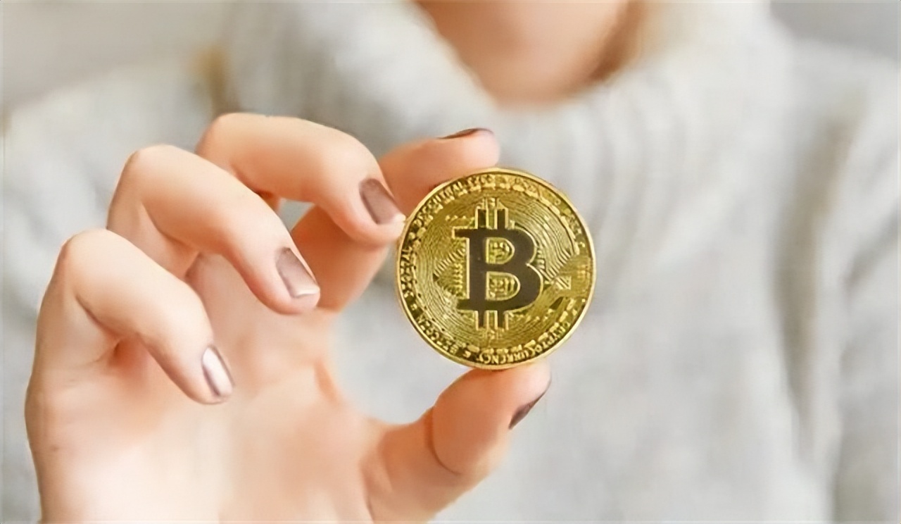 从教师到富豪，他靠10万枚比特币套现135亿后，却说比特币是骗局