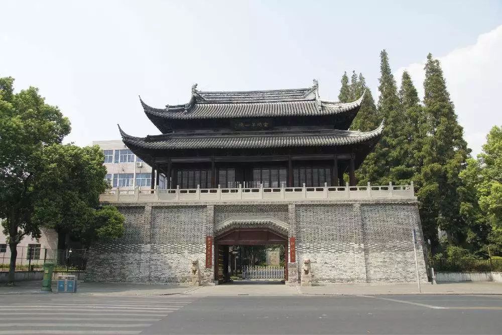 上海16区TOP.1高中榜单出炉！各区头牌成绩惊人，哪所学校更强？