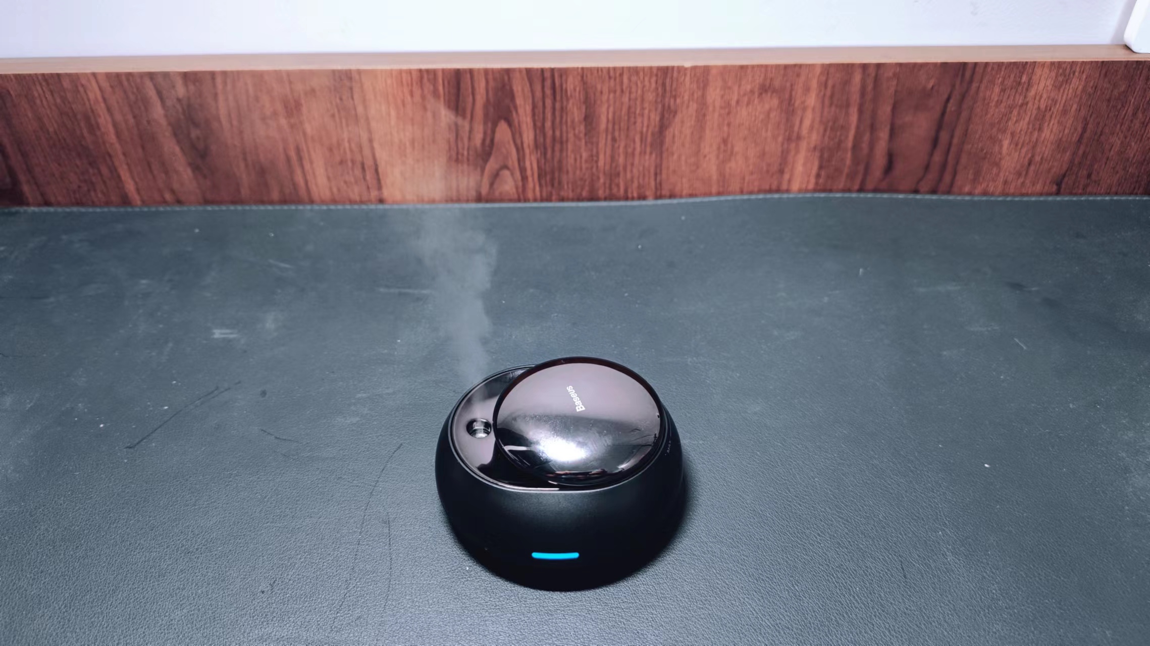 雾化散香，随车启停，倍思智能车载雾化香薰