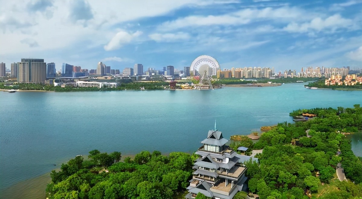 苏州一拆迁户，矮楼被别墅群包围，1000万也不拆，回家还得渡河